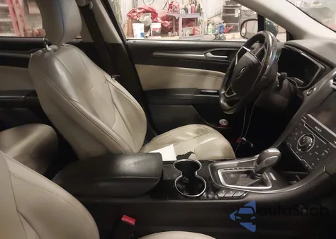 2014 Ford Fusion Energi Titanium из США, поврежденный, VIN 3FA6P0SU2ER379635